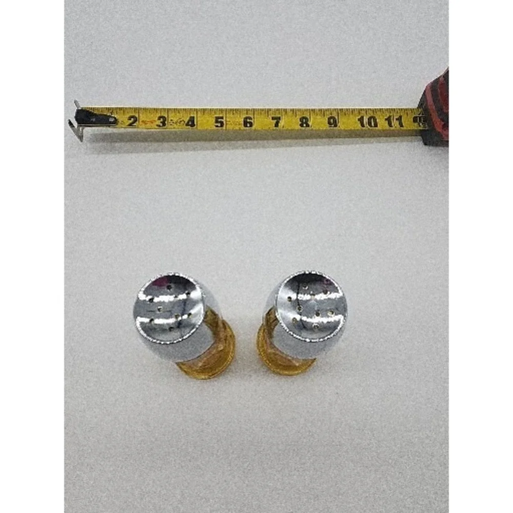 VINTAGE AMBER AND CHROME PEDESTAL SALT & PEPPER SHAKER‎  4.5